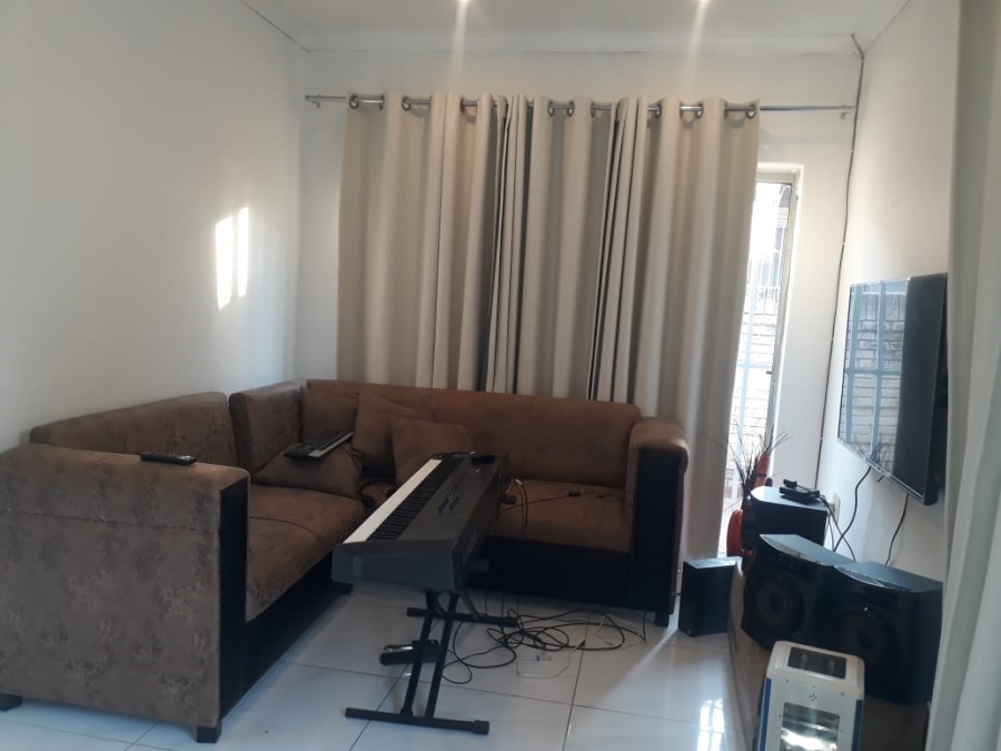 2 Bedroom Property for Sale in Rustenburg Central North West